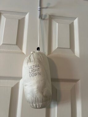 Uniqlo Lightweight Quilted Puffer Vest - Ivory - Size M